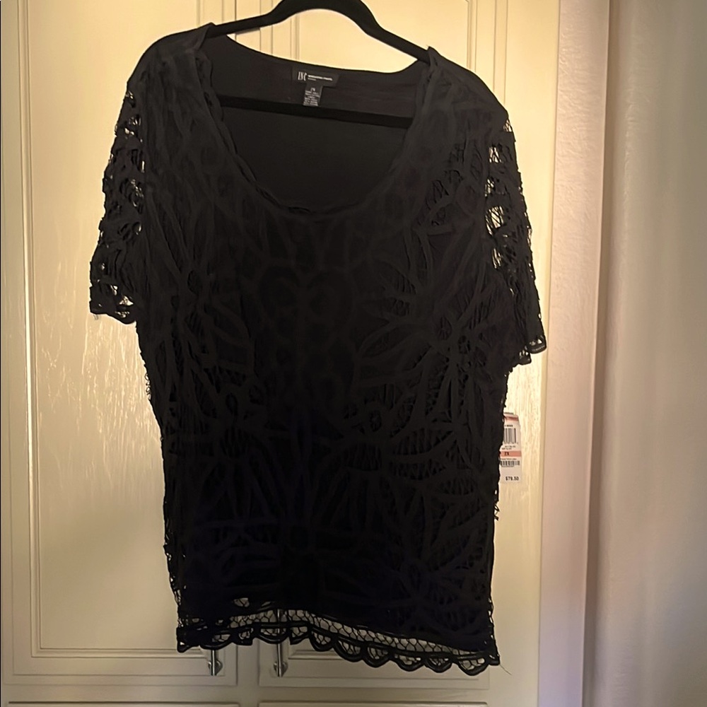 NWT 2x INC great black blouse!  Lace shell on front, underlying lining stretches
